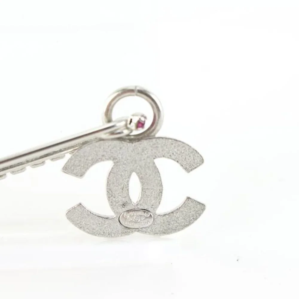 Chanel 02P Silver x Fuchsia Safety Pin Brooch 71ck84s